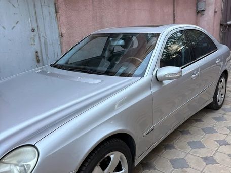 Mercedes-Benz E-Класс, 2002 — 照片 2