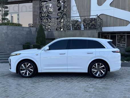 Li Auto (Lixiang) L7, 2023 — 照片 2