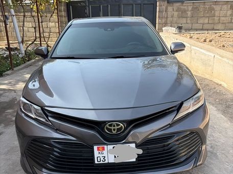 Toyota Camry, 2018 — 照片 1