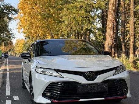Toyota Camry, 2018 — сүрөт 1