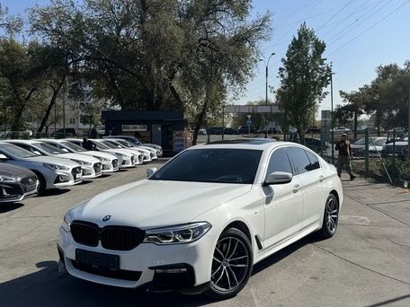BMW 5 серии, 2018 — 照片 1