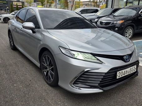 Toyota Camry, 2023 — photo 2