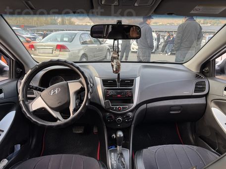 Hyundai Solaris, 2013 — 照片 9