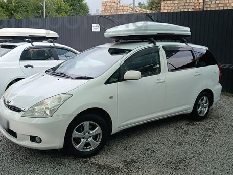 Toyota Wish, 2003 — photo 10