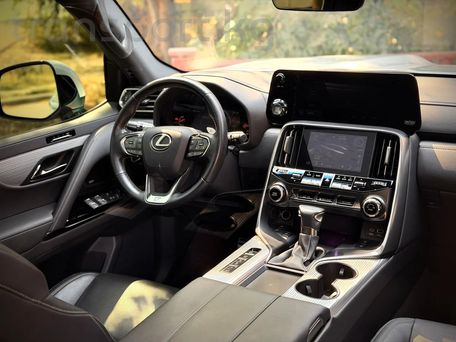 Lexus LX, 2022 — photo 9