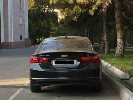 Chevrolet Malibu, 2017 — 照片 2
