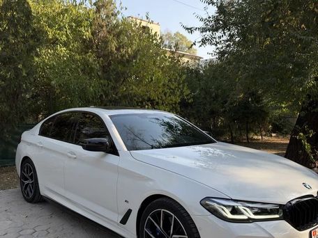 BMW 5 серии, 2021 — 照片 2