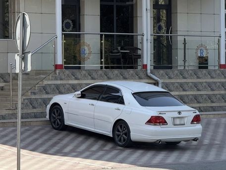 Toyota Crown, 2004 — photo 1