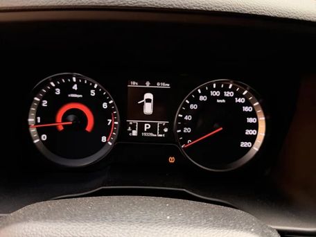 SsangYong Tivoli, 2024 — photo 8