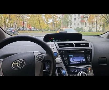 Toyota Prius v (+), 2015 — 照片 4