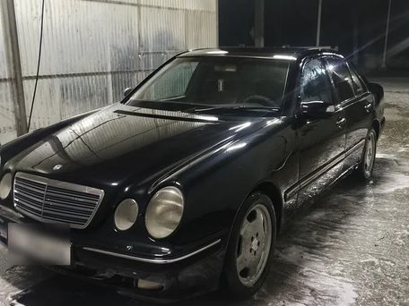 Mercedes-Benz E-Class, 2000 — photo 2