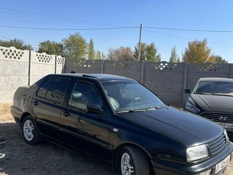 Volkswagen Vento, 1996 — сүрөт 1