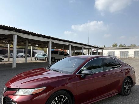 Toyota Camry, 2018 — 照片 2