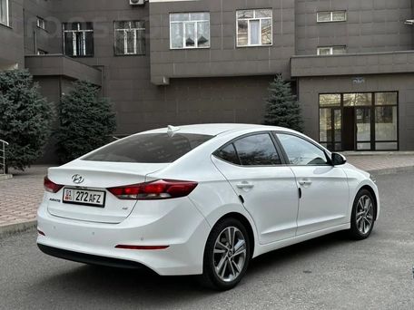 Hyundai Avante, 2018 — 照片 5