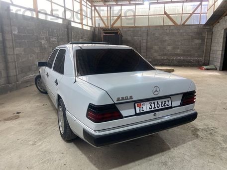 Mercedes-Benz E-Класс, 1990 — фото 3