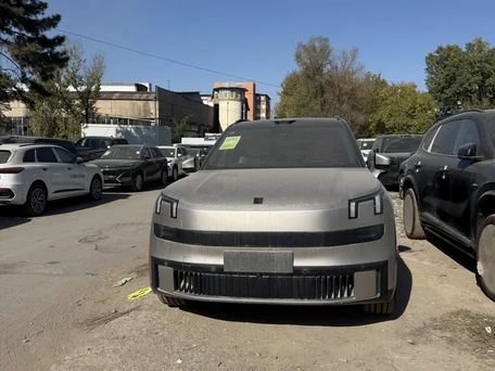 Lynk & Co 900, 2025 — 照片 1