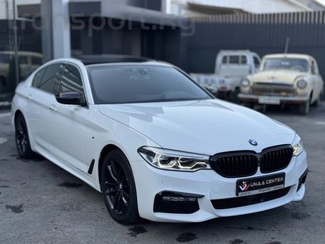 BMW 5 серии, 2018 — 照片 1