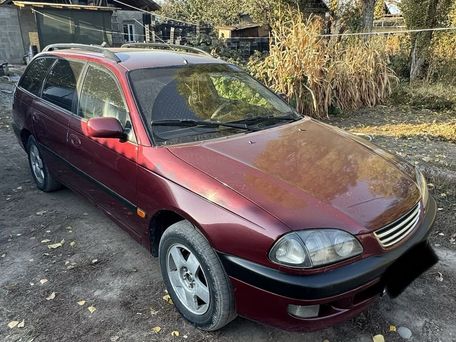Toyota Avensis, 1999 — photo 1
