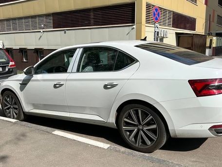 Skoda Superb, 2025 — 照片 5