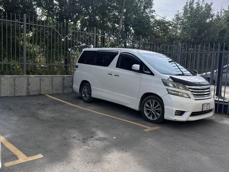 Toyota Vellfire, 2010