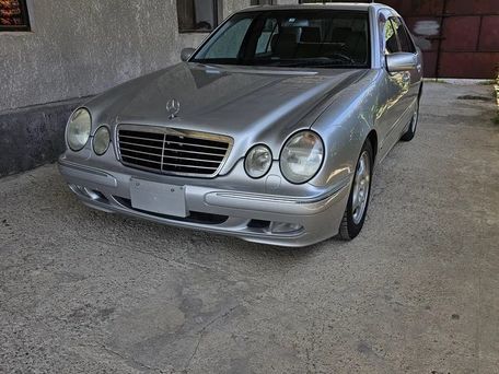 Mercedes-Benz E-Класс, 2001 — 照片 2