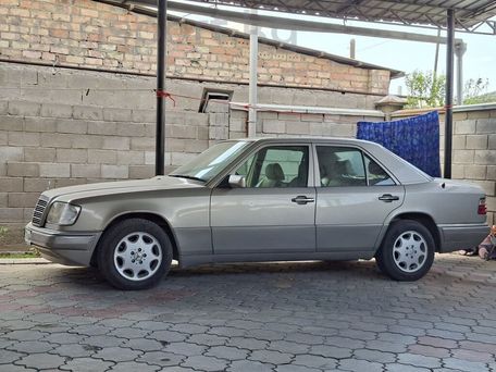Mercedes-Benz E-Класс, 1994 — photo 15