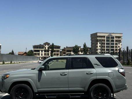Toyota 4Runner, 2023 — фото 4