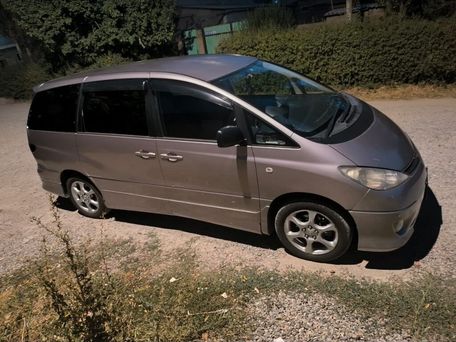 Toyota Estima, 2004