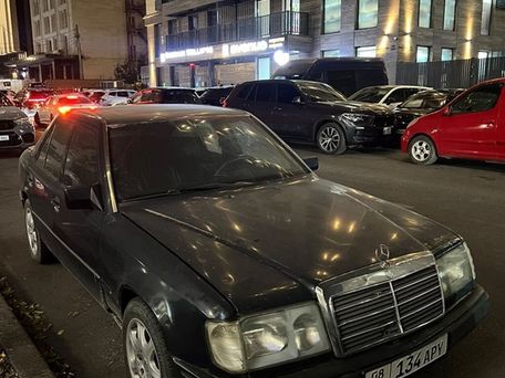 Mercedes-Benz W124, 1993 — photo 2