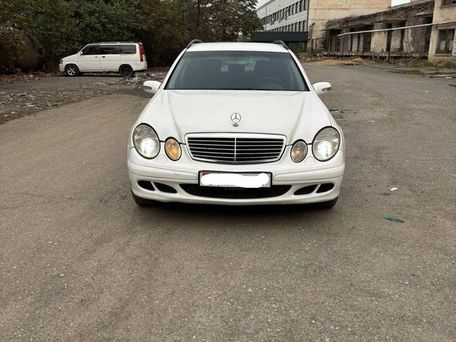 Mercedes-Benz E-Class, 2003 — photo 1