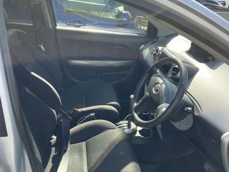 Toyota Ist, 2003 — photo 6