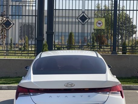 Hyundai Avante, 2021 — 照片 3