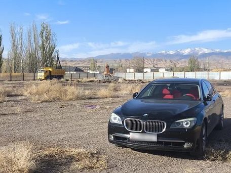 BMW 7 Series, 2010 — photo 1