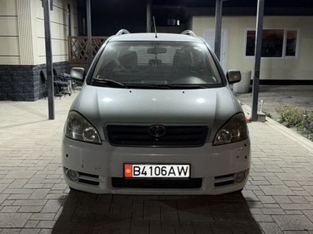 Toyota Avensis Verso, 2002