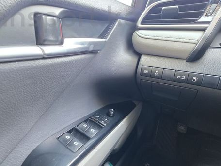 Toyota Camry, 2019 — фото 11