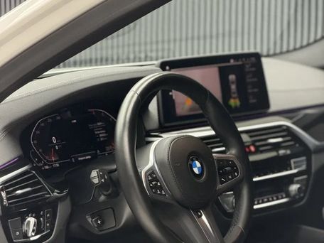 BMW 5 серии, 2022 — 照片 7
