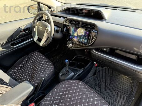 Toyota Prius c, 2016 — фото 11