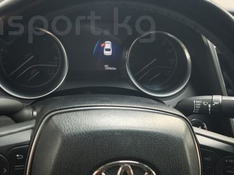 Toyota Camry, 2018 — 照片 5