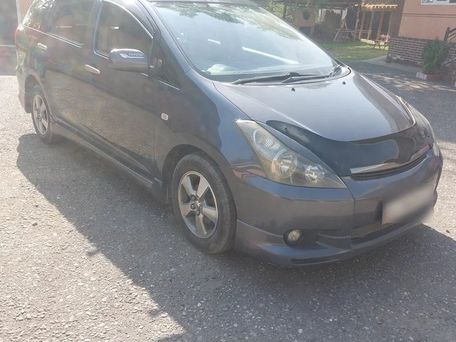 Toyota Wish, 2004 — photo 1