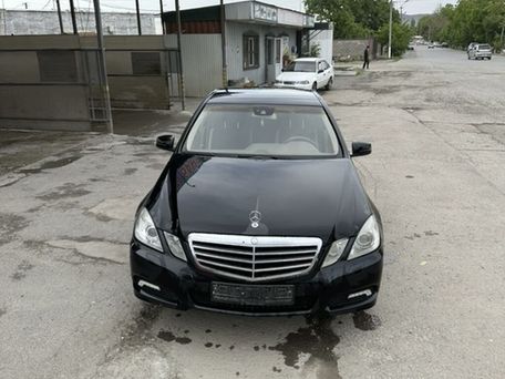 Mercedes-Benz E-Класс, 2009 — 照片 1