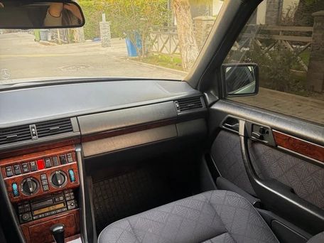 Mercedes-Benz E-Class, 1994 — photo 8