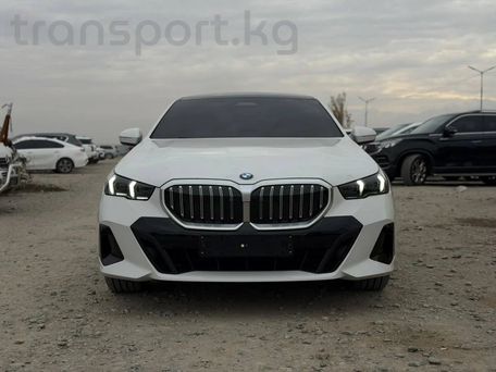 BMW 5 Series, 2026 — photo 1