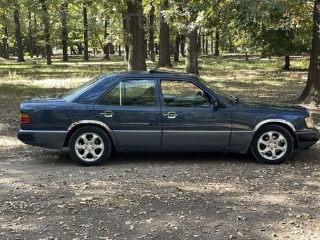 Mercedes-Benz W124, 1990 — фото 5