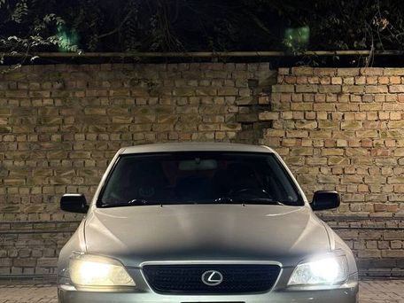 Lexus IS, 2002 — 照片 2