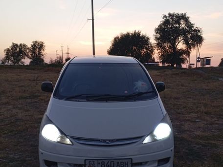 Toyota Estima, 2001