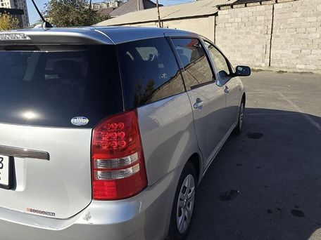 Toyota Wish, 2003 — photo 8