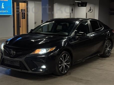 Toyota Camry, 2018 — 照片 1