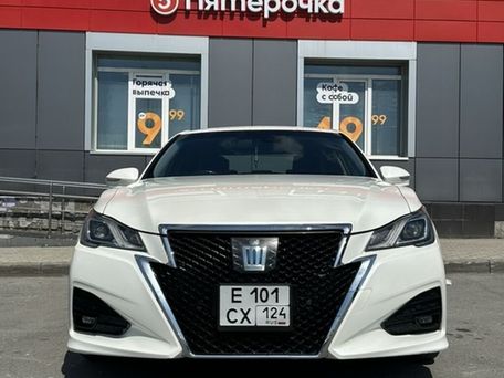 Toyota Crown, 2016 — 照片 1