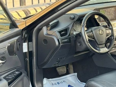 Lexus ES, 2022 — photo 4
