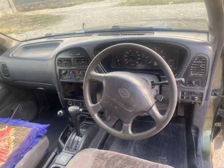 Nissan Terrano, 1995 — photo 3